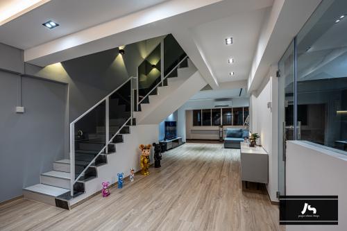 Modern Living Room at 407 Jurong West St 42