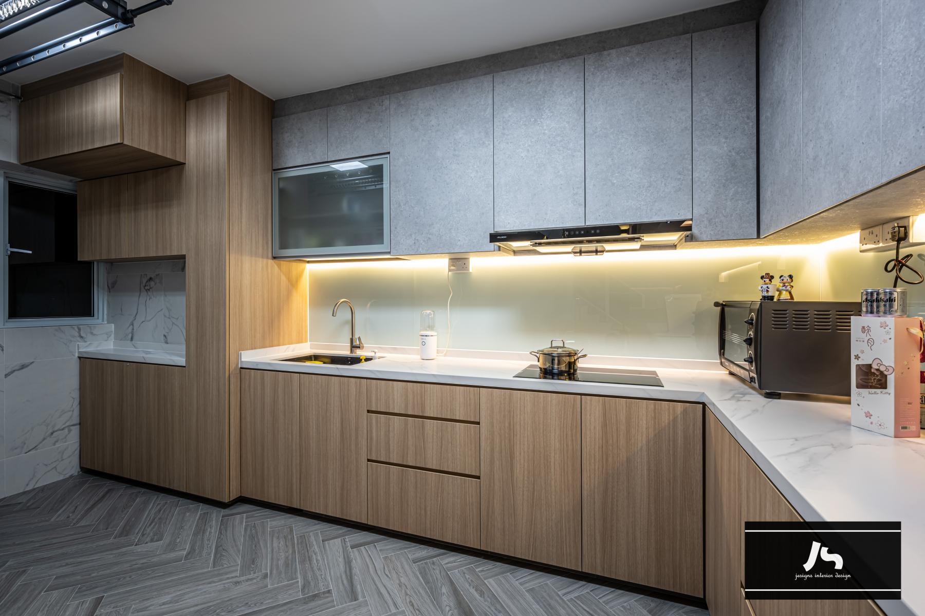 Modern Kitchen with Countertop and Homogeneous Tiles