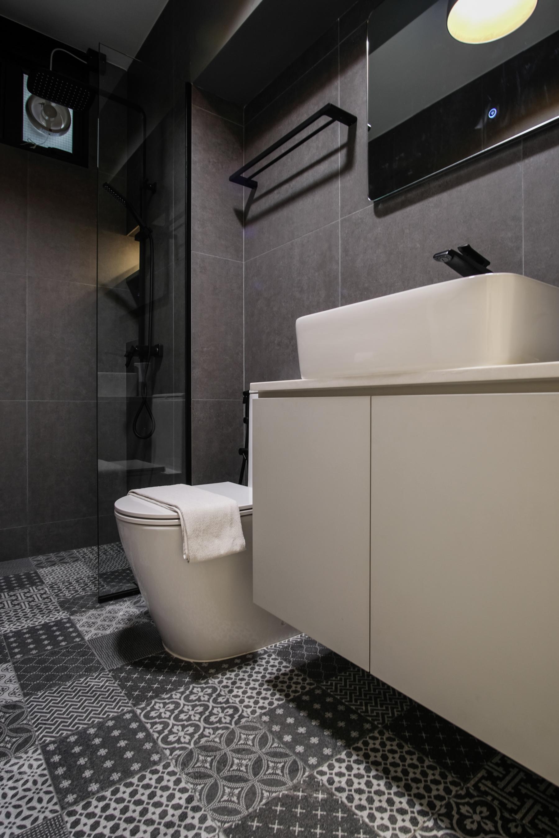 Eclectic Bathroom with Mirror and Rainshower