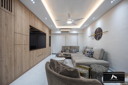 Modern Living Room at 542 Jelapang Road