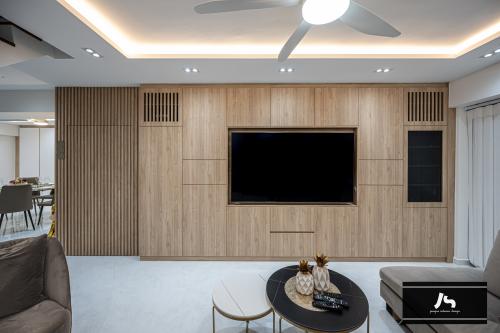 Modern Living Room at 542 Jelapang Road