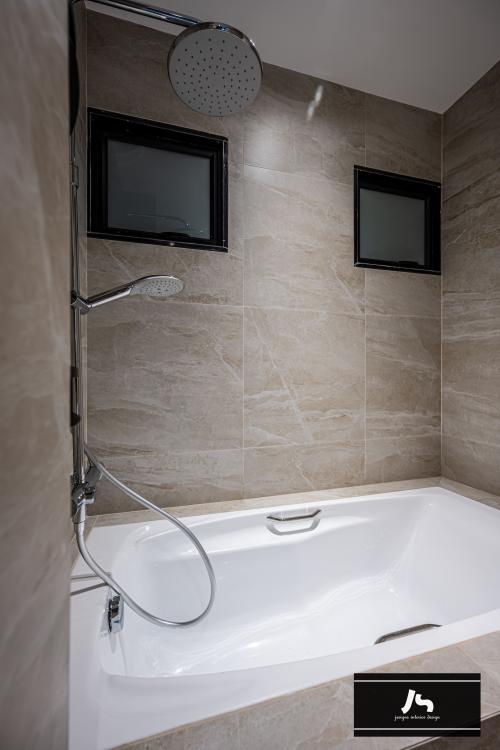 Modern Bathroom at 549 Jurong West St 42