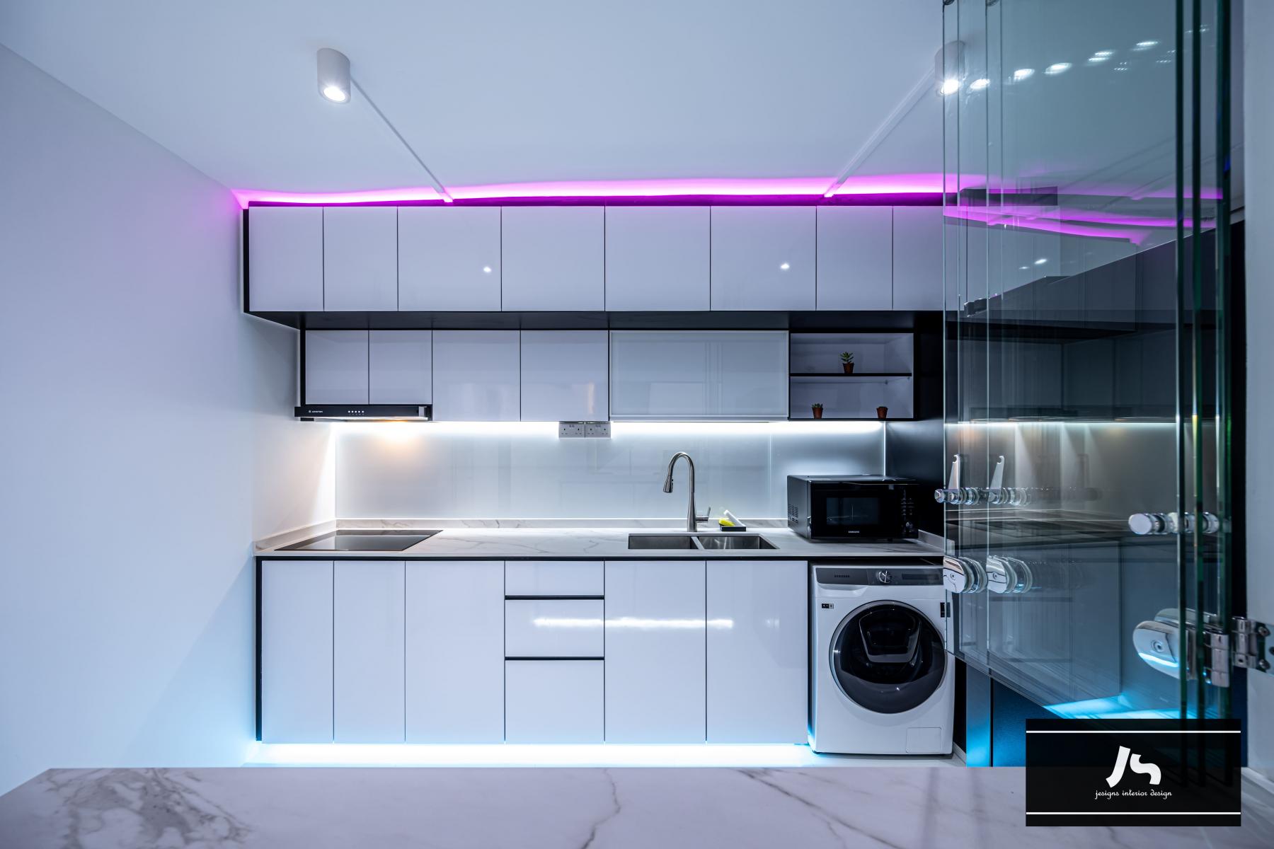 Modern Kitchen with Countertop and Breakfast Counter
