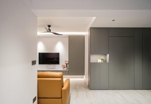 Modern Living Room at Buangkok Crescent