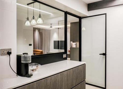 Modern Kitchen at Buangkok Crescent