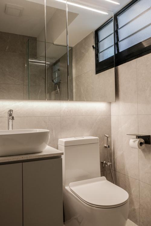 Modern Bathroom at Buangkok Crescent