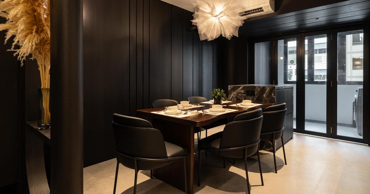Modern Dining Room with Dining Table and Dining Chairs