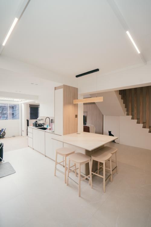 Modern Dining Room at Fajar Road