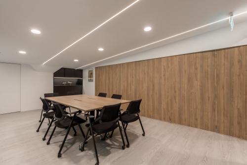 Modern Office at Chinatown