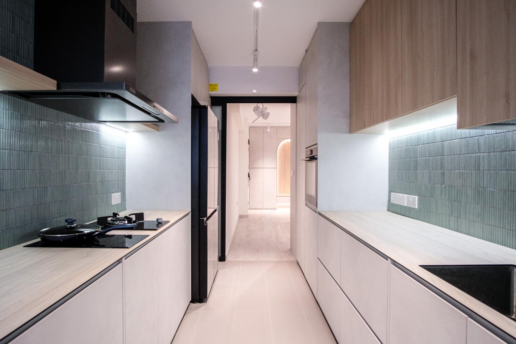 Minimalist Kitchen with Countertop and Kitchen Backsplash