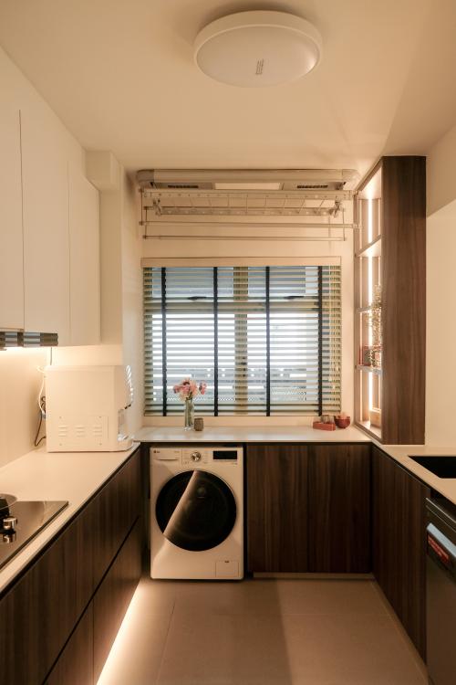 Transitional Kitchen at Punggol Drive
