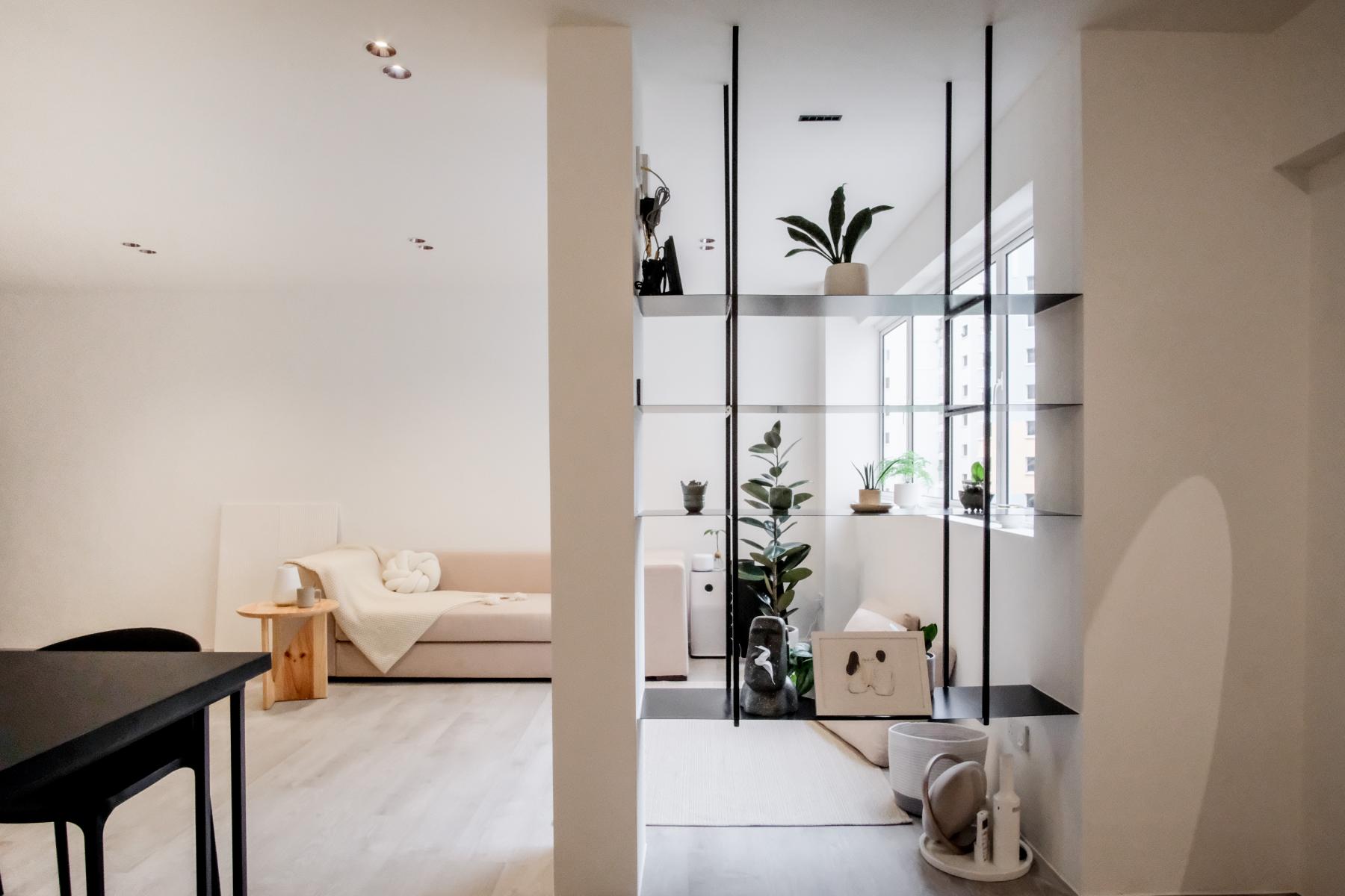 Transitional Living Room with Vinyl Flooring and Drop Ceiling