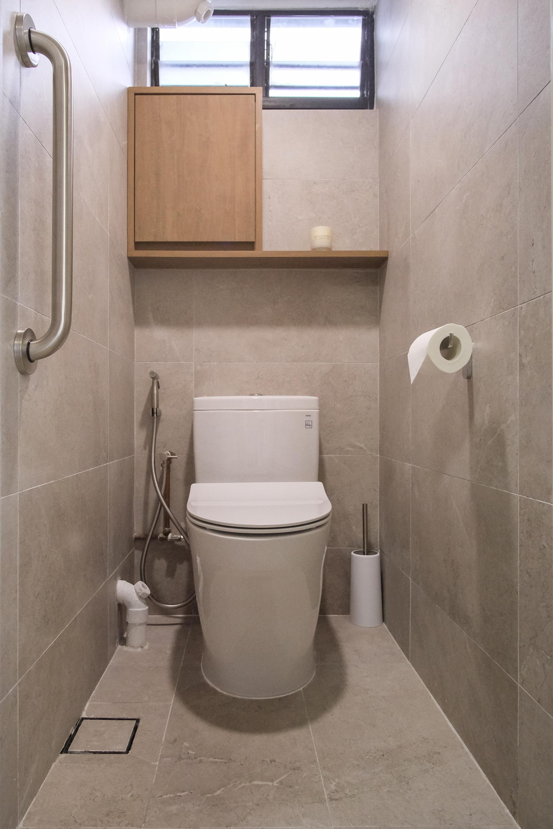 Transitional Bathroom with Small Storage and Wall Shelves