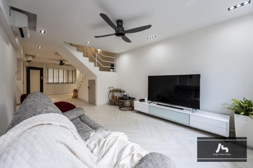 Minimalist Living Room at 714 Jurong Street 71