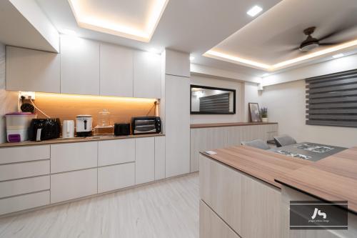 Scandinavian Dining Room at 652 Woodlands Ring Road