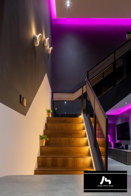 Eclectic Hallway at 788B Woodlands Crescent