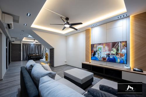 Modern Living Room at 894 Tampines St 81