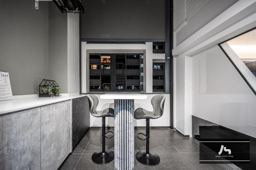 Modern Balcony at 942 Tampines Ave 5