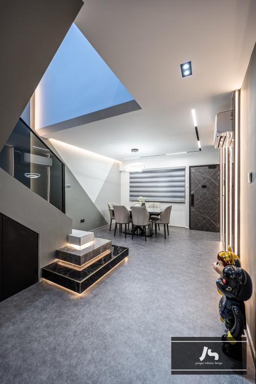Modern Hallway at 942 Tampines Ave 5