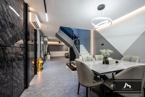 Modern Dining Room at 942 Tampines Ave 5