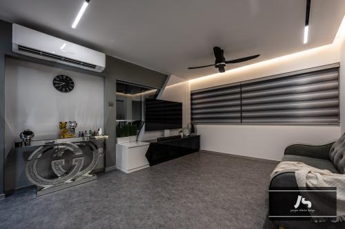 Modern Living Room at 942 Tampines Ave 5