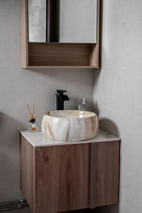 Modern Bathroom at 121 Rivervale Drive
