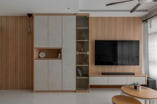 Contemporary Living Room at 818A Choa Chu Kang Ave 1