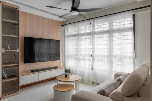 Contemporary Living Room at 818A Choa Chu Kang Ave 1