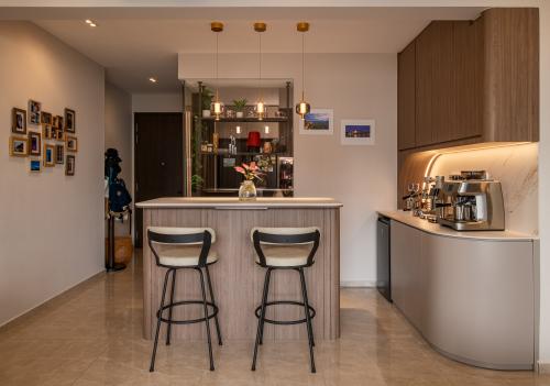 Contemporary Dining Room at parc clematis blk 8