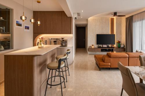Contemporary Living Room at parc clematis blk 8
