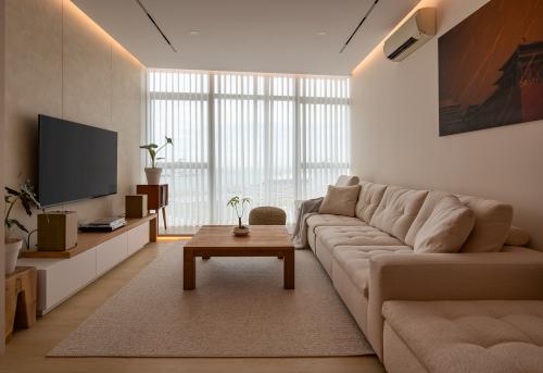 Contemporary Living Room at 76 shenton way