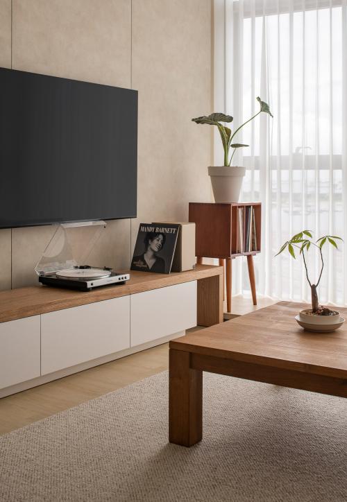 Contemporary Living Room at 76 shenton way