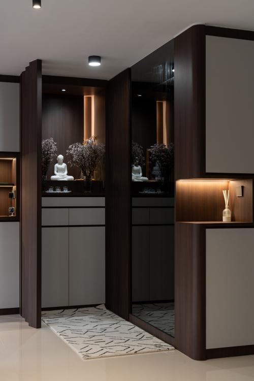 Modern Entryway at Plantation Crescent