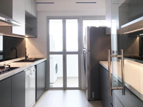 Modern Kitchen at Vertical Velocity