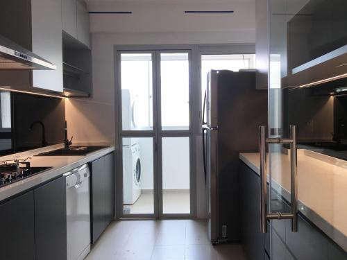 Modern Kitchen at Vertical Velocity