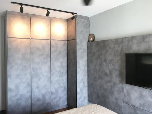 Modern Bedroom at Vertical Velocity