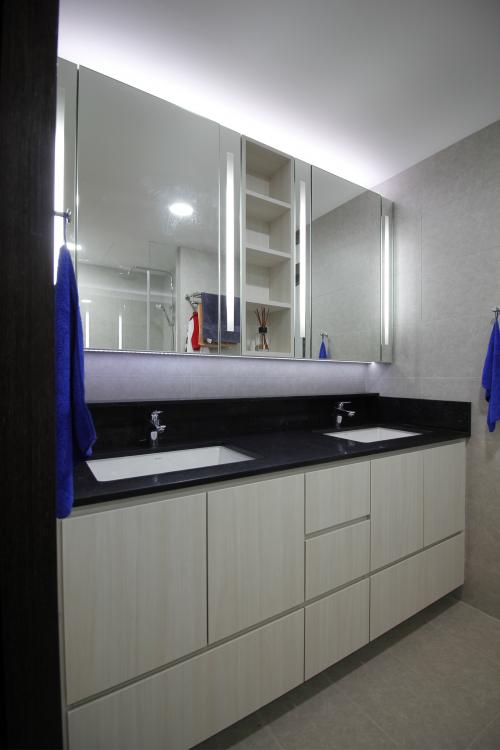 Modern Bathroom at Modern Elegance