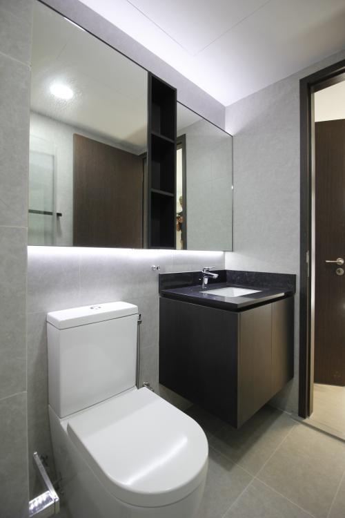 Modern Bathroom at Modern Elegance