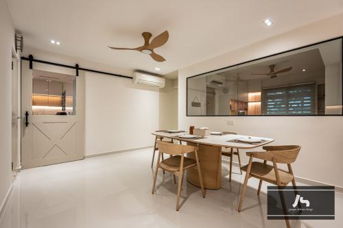 Country Living Room at 126C Edgedale Plains