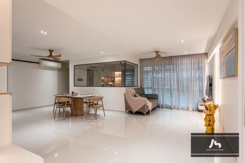 Country Living Room at 126C Edgedale Plains