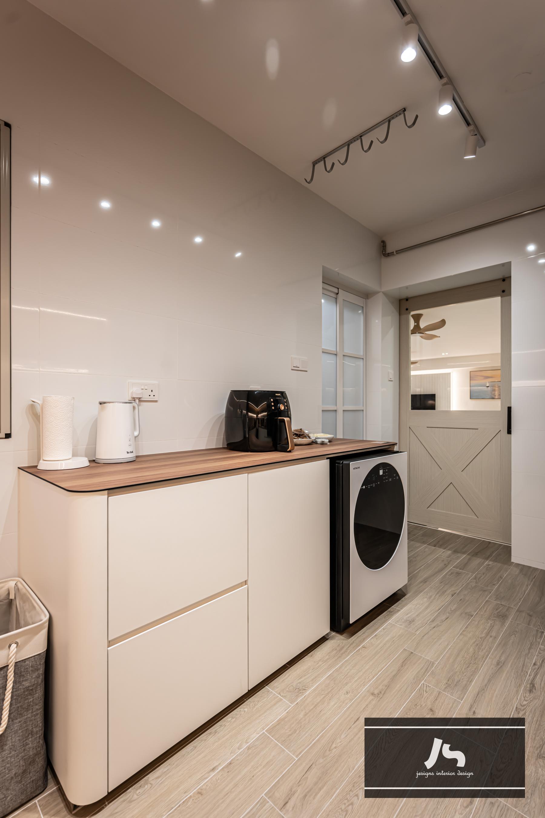 Country Service Yard with Washing Machine and Laundry Area