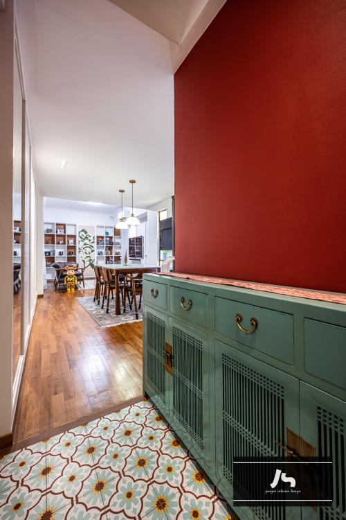 Asian Entryway at 3 Lor 42 Geylang