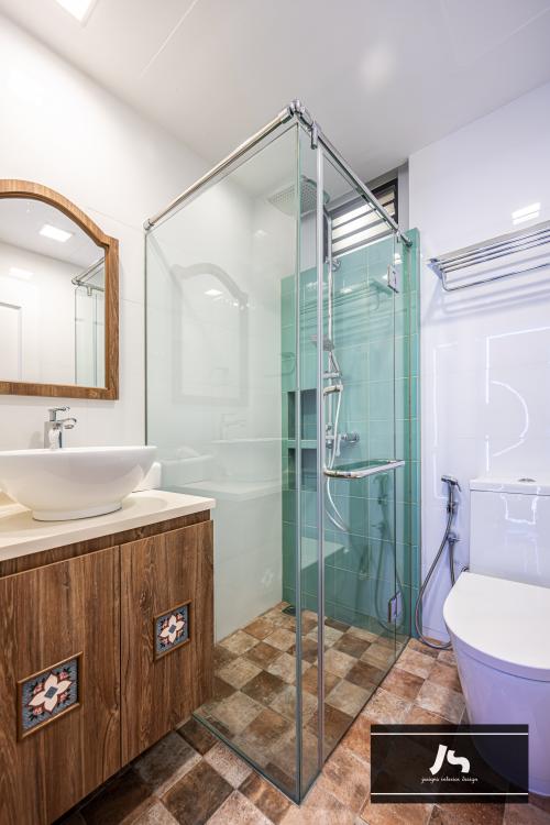 Asian Bathroom at 3 Lor 42 Geylang