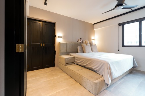 Industrial Bedroom at Antique Hermitage