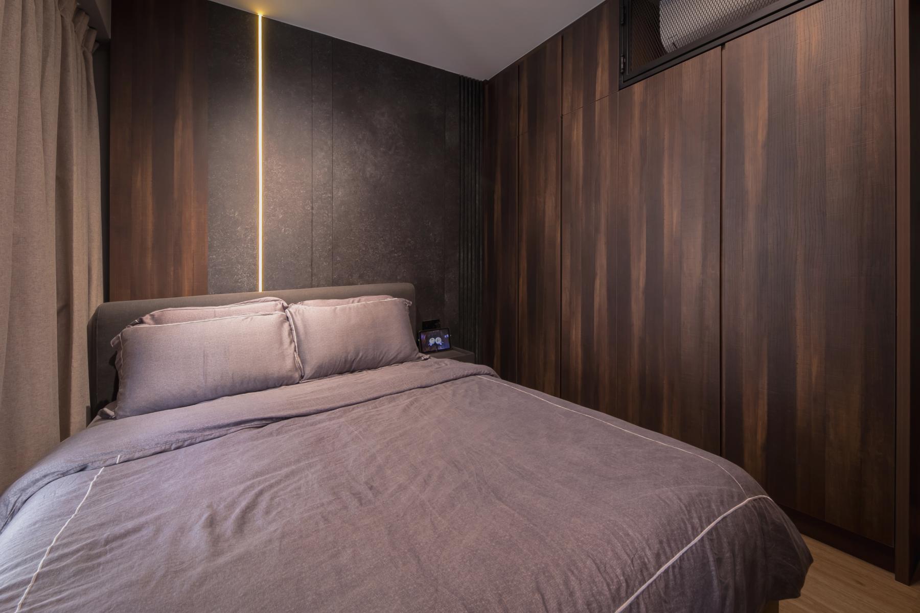 Contemporary Bedroom with Vinyl Flooring and Queen Bed