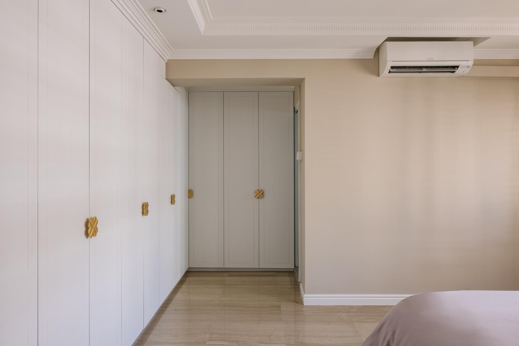 Modern Bedroom with Wardrobe and Storage Cabinets