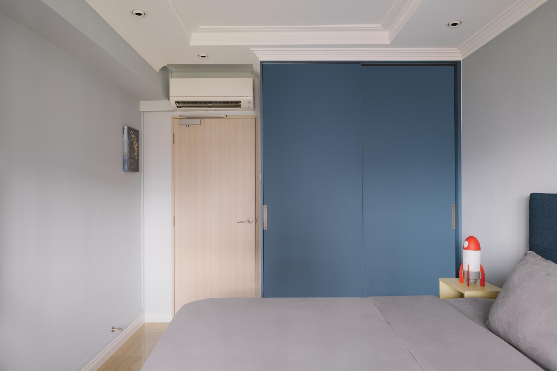 Modern Bedroom with Wardrobe and Sliding Wardrobe