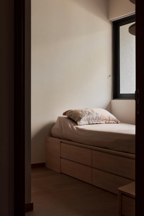 Asian Bedroom at 87 Hougang Avenue (The Florences)