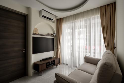 Modern Living Room at 93 Hougang Ave 2