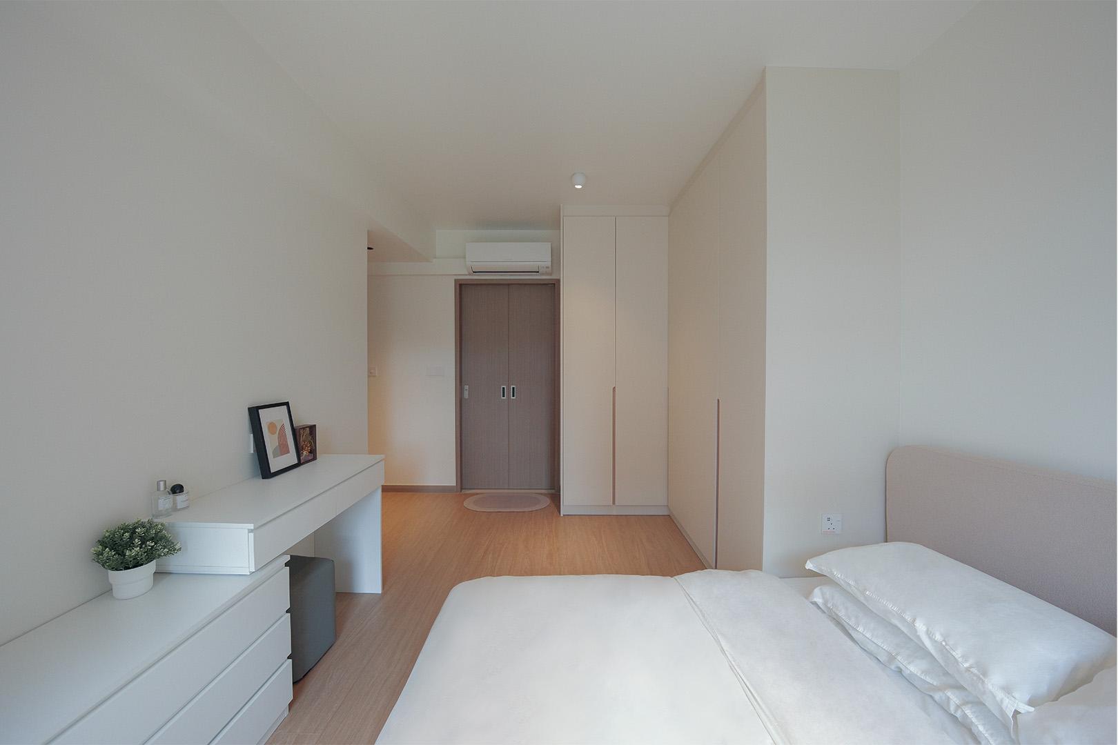 Contemporary Bedroom with Queen Bed and Bed